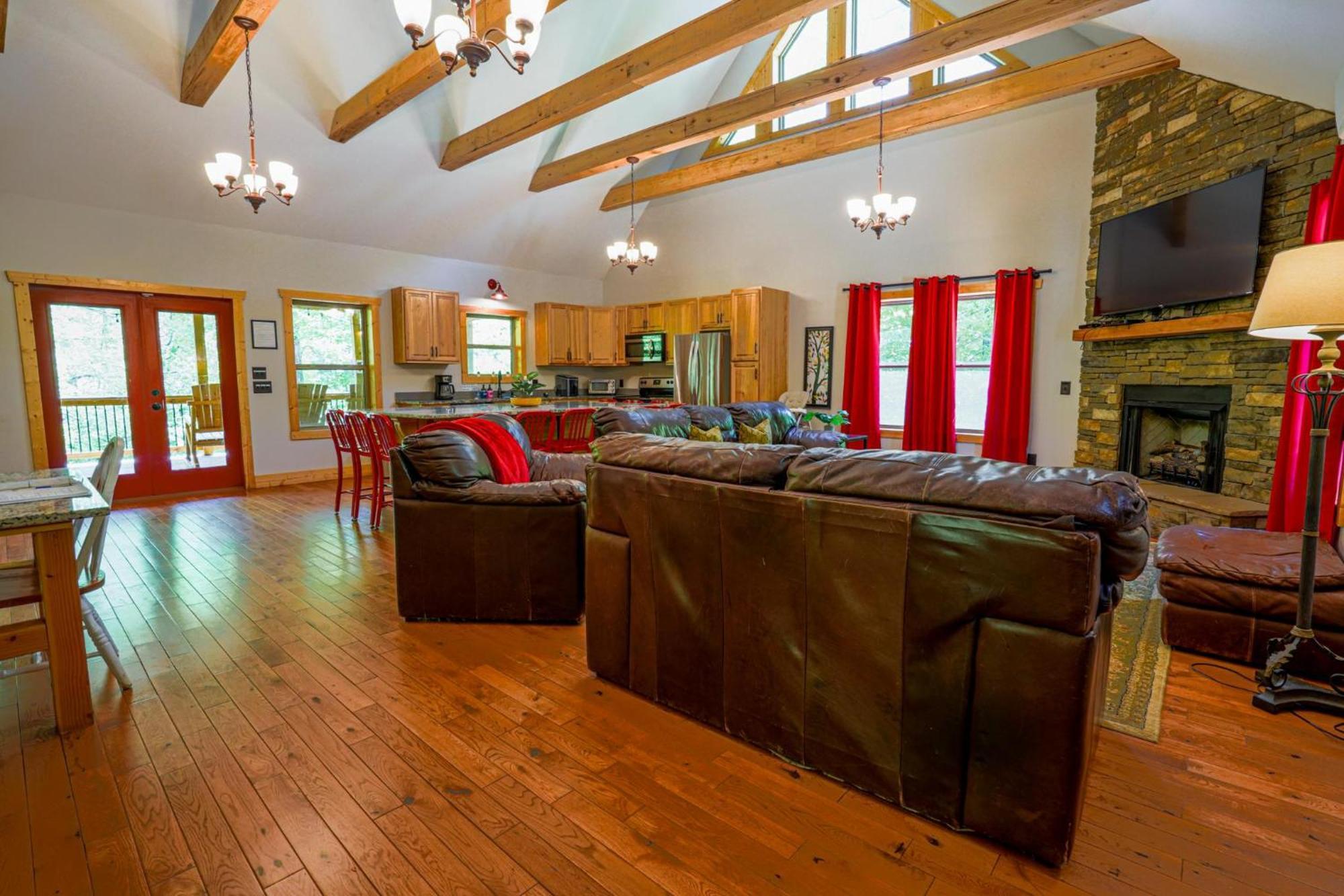 New Listing! Wine Country Retreat - 2 Bed, Hot Tub Villa Dahlonega Exterior photo